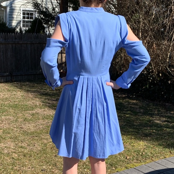 BCBG Powder Blue Open Shoulder Spring Dress - Picture 2 of 2